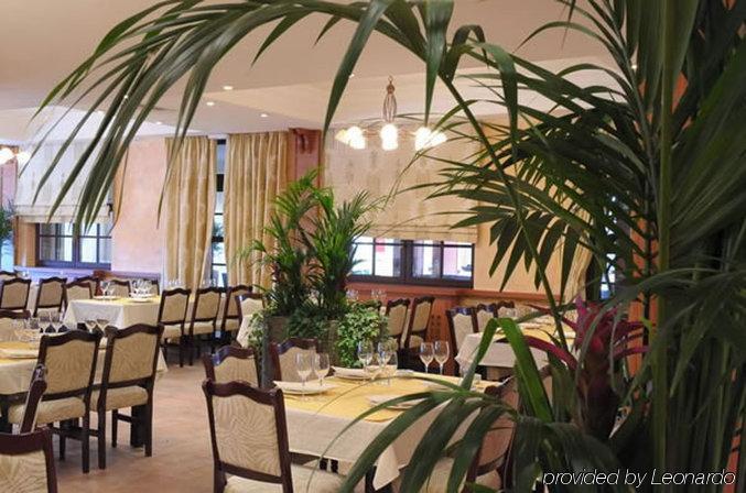 Hotel Prestige Belgrade Restaurant photo