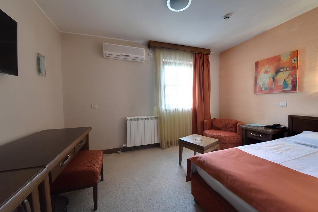 Hotel Prestige Belgrade Exterior photo